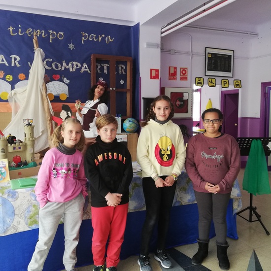 Mercadillo de Libros, premiados, y exposición de trabajos. Día del Libro curso 18-19 45