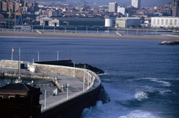 Rompiente puerto deportivo, Gijón, Principado de Asturias