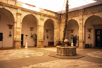 Patio renacentista, Alcázar de los Duques de Feria - Zafra