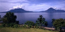 Volcanes de San Pedro y Tolimán en el lago Atitlán, Guatemala