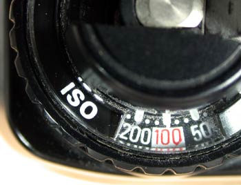 Indicador del ajuste de sensibilidad de una cámara fotográfica