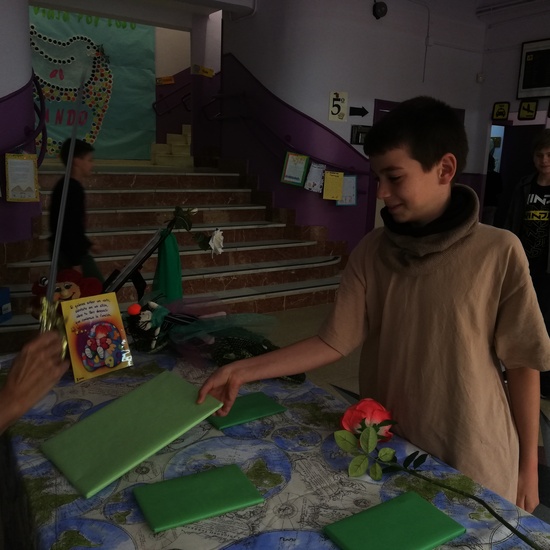 Mercadillo de Libros, premiados, y exposición de trabajos. Día del Libro curso 18-19 36