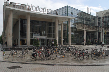 La Biblioteca, Wilsonplein, Gante, Bélgica