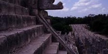 Escalinata del Templo de los Guerreros, Chichén Itzá, México