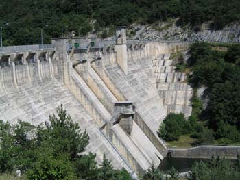 Presa en el Embalse de Eugi, Navarra
