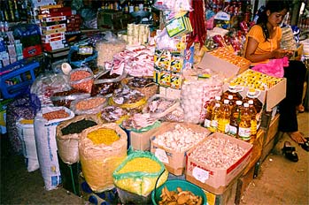 Puesto en mercado en Siem Reap, Camboya