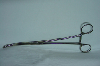 Pinza hemostática Crawford