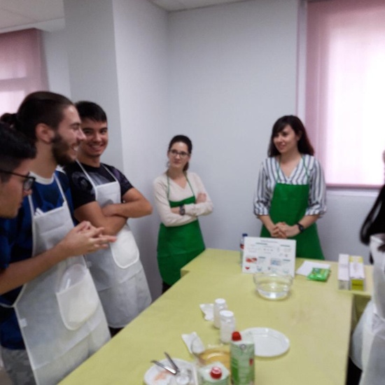Alumnos del IES Neil Armstrong de Valdemoro en la Facultad de Biológicas. UCM. Semana de la Ciencia. Taller de bioquímica 