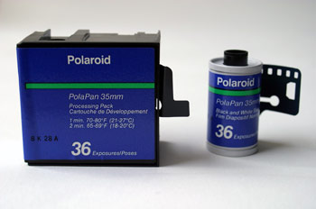 Película 35mm polapan y pack de revelado