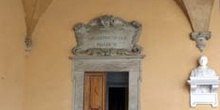 Puerta del Palazzo dell'Arcivescovado, Pisa