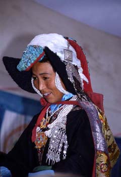 Representación de la ceremonia tradicional del matrimonio (2), L