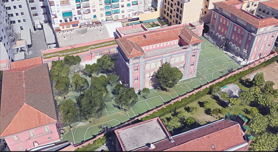 4 EDIFICIOS, 2 PISTAS DEPORTIVAS, 1 GIMNASIO.