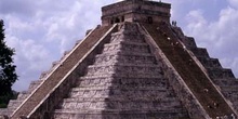 Caras norte y oeste de El Castillo, Chichén Itzá, México