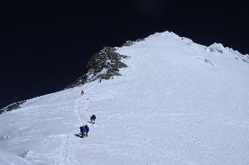 Ascenso a la cumbre sur del Everest desde el Balcón