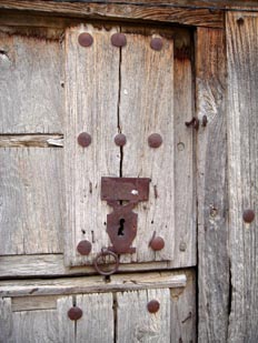 Detalle de herraje de puerta