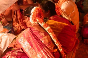 Adorno floral en el cabello