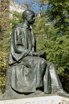 Estatua de Gabriel y Galán, Paseo de Cánovas, Cáceres