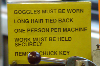 Advertencia de uso de maquinaria