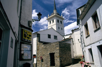 Iglesia de Santiago Apostol, Castropol, Principado de Asturias