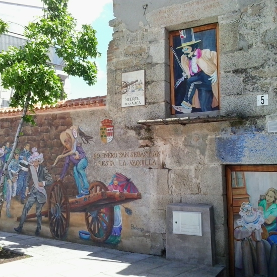 Por la ruta de las CASAS VIVAS en Fresnedillas de la Oliva