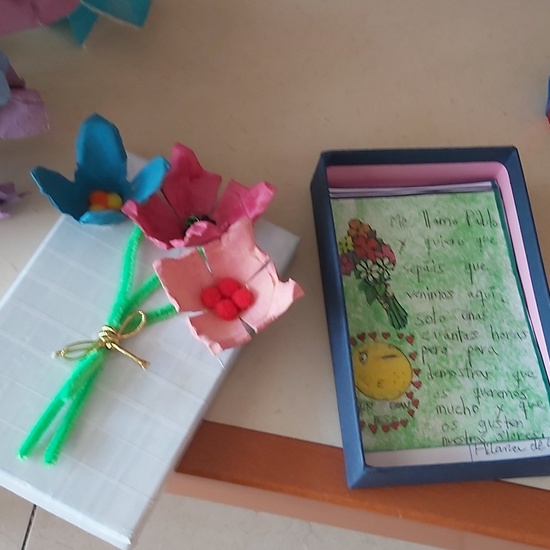 ACTUACIONES Y REGALOS RESIDENCIA 4ºC-D 3