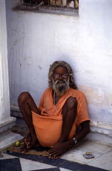 Retrato de hombre recostado, Pushkar, India