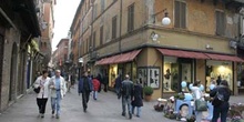 Via IV novembre, Bolonia