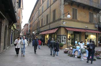 Via IV novembre, Bolonia