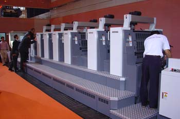 Máquina de impresión offset de seis cuerpos