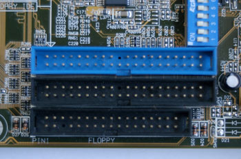 Conectores para unidades de disco flexible (floppy disk)