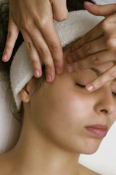 Limpieza facial: frotaciones en temporales