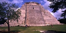 Cara este de la Pirámide del Adivino, Uxmal, México