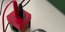 Efecto de la corriente en un solenoide sobre una brújula