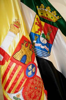 Banderas de España y Extremadura