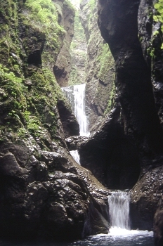 Saltos de agua en el Barranco de Olhadubie, Huesca