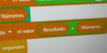 Combina MakeCode microbit y Scratch para realizar actividades de cálculo mental. 