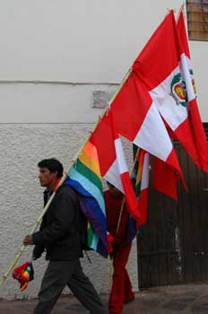 Vendedor de banderas para las Fiestas Patrias, Perú