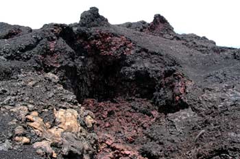 Conos de escoria y lava en Volcán Chico en Isla Isabela, Ecuador