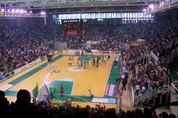 Partido de balóncesto en Cáceres