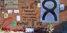 Mensajes y lazo negro en recuerdo de las víctimas del 11-M