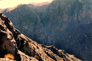 Valle pedregoso en Tizi-n-Tichka, Marruecos
