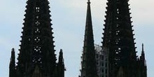 Detalle de las torres de la catedral de Colonia, Alemania