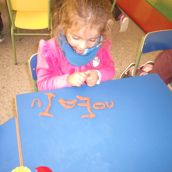 Noviembre 2016_Escribiendo letras y números con plasti_INF 4C 7