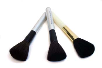 Brocha para limpiar las uñas