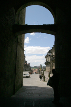 Paso por la Plaza de Inmaculada, Santiago de Compostela, La Coru