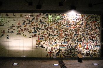 Azulejo en la estación de metro Oriente, Lisboa, Portugal