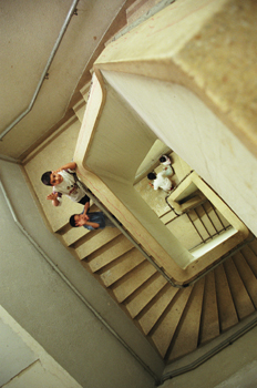 Escaleras de un edificio de las favelas de Sao Paulo, Brasil