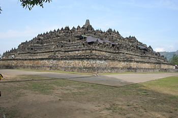 Esquina oeste, Templo Borobudur, Jogyakarta, Indonesia