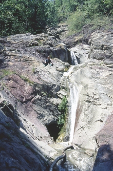 Salto de agua en Liri, Huesca