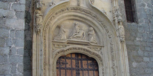 Puerta de iglesia en Colmenar Viejo